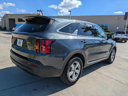 2023 Kia Sorento LX