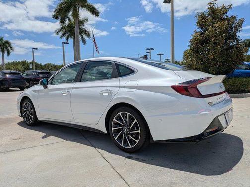 2022 Hyundai SONATA Limited