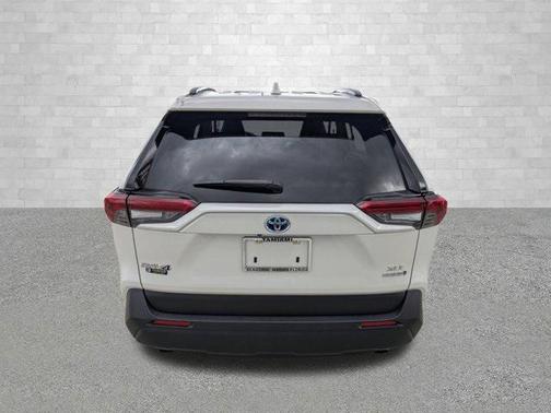2022 Toyota RAV4 Hybrid XLE Premium