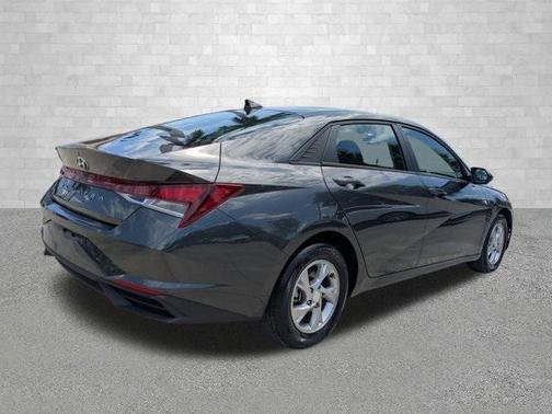 2021 Hyundai ELANTRA SE