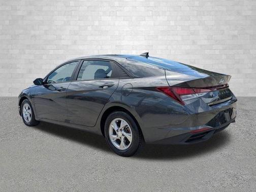 2021 Hyundai ELANTRA SE
