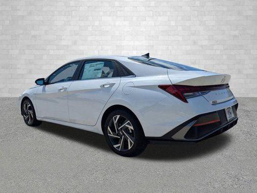 2025 Hyundai ELANTRA SEL