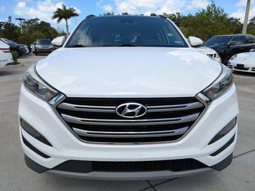 Dazzling White 2018 Hyundai TUCSON Limited