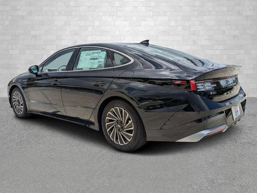 2024 Hyundai SONATA Hybrid Limited