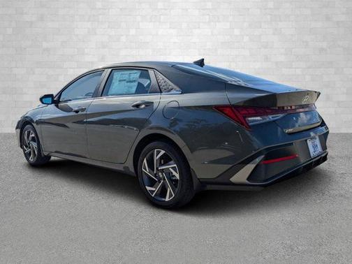 2025 Hyundai ELANTRA SEL