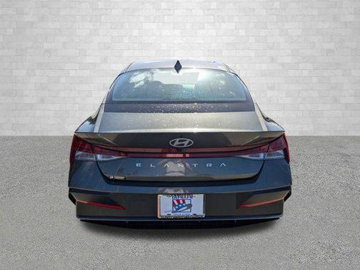 2025 Hyundai ELANTRA SEL