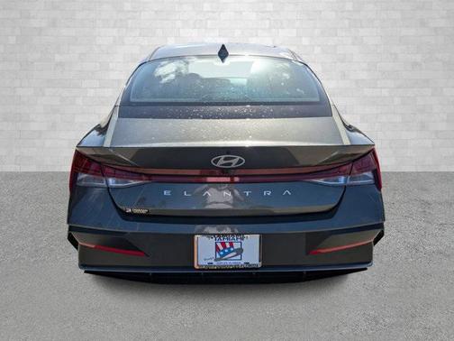2025 Hyundai ELANTRA SEL