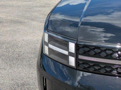 Phantom Black 2026 Hyundai SANTA FE HEV Calligraphy
