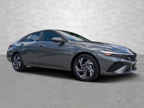 2025 Hyundai ELANTRA SEL