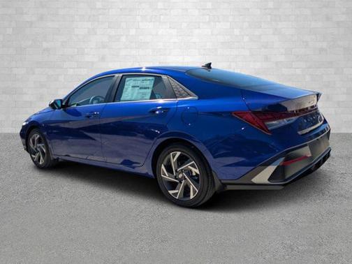 2025 Hyundai ELANTRA SEL