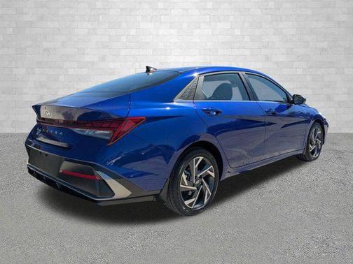 2025 Hyundai ELANTRA SEL