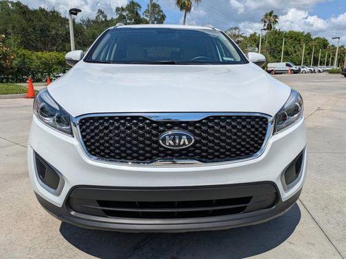 Snow White Pearl 2018 Kia Sorento LX
