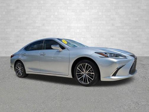 2023 Lexus ES 300h Base