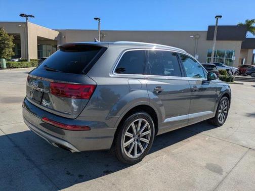 2019 Audi Q7 55 Premium Plus