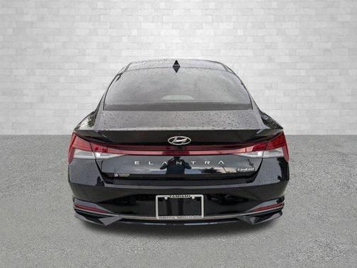 2022 Hyundai ELANTRA Limited