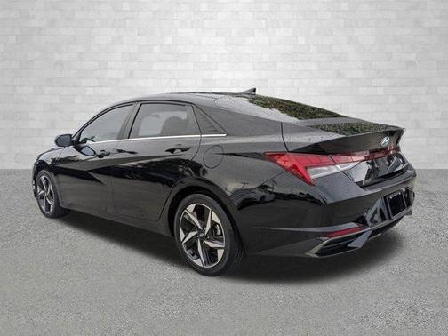 2022 Hyundai ELANTRA Limited