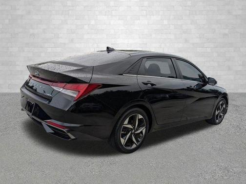 2022 Hyundai ELANTRA Limited