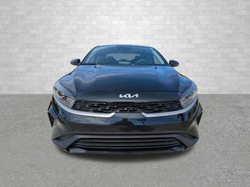 Aurora Black 2024 Kia Forte LXS