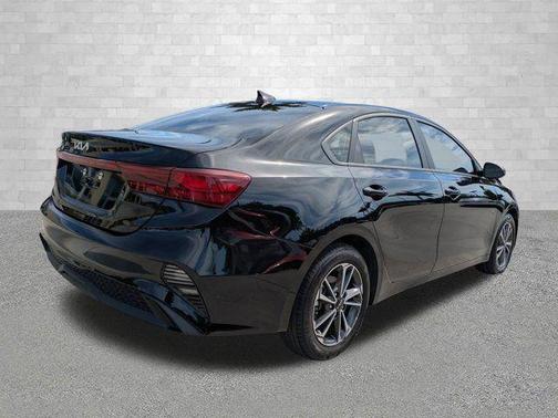 Aurora Black 2024 Kia Forte LXS