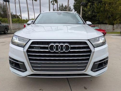 2019 Audi Q7 55 Premium Plus