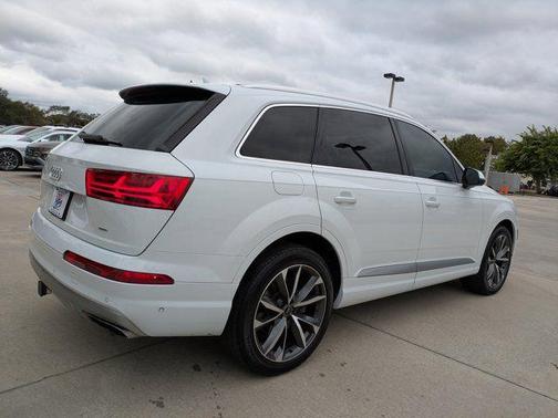 2019 Audi Q7 55 Premium Plus