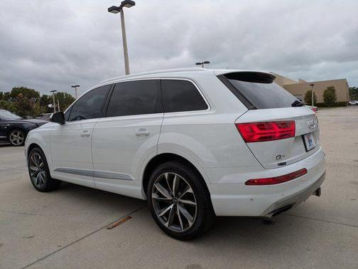 2019 Audi Q7 55 Premium Plus