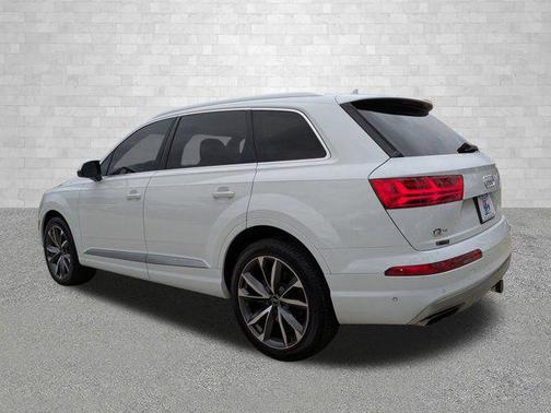 2019 Audi Q7 55 Premium Plus