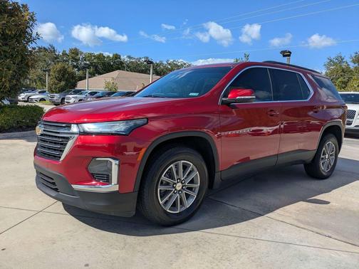 Radiant Red Tintcoat 2023 Chevrolet Traverse LT Cloth