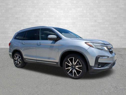 Lunar Silver Metallic 2019 Honda Pilot Touring 8-Passenger