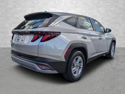 Shimmering Silver 2026 Hyundai TUCSON SE