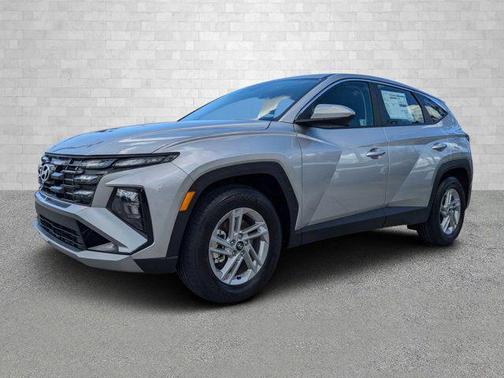 Shimmering Silver 2026 Hyundai TUCSON SE