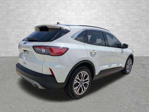 Star White Metallic Tri-Coat 2022 Ford Escape SEL