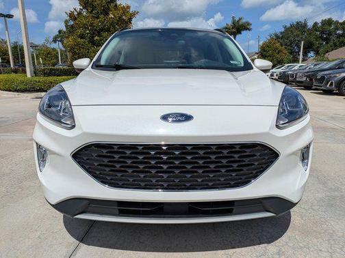 Star White Metallic Tri-Coat 2022 Ford Escape SEL