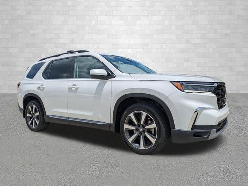 Platinum White Pearl 2023 Honda Pilot Touring 8-Passenger
