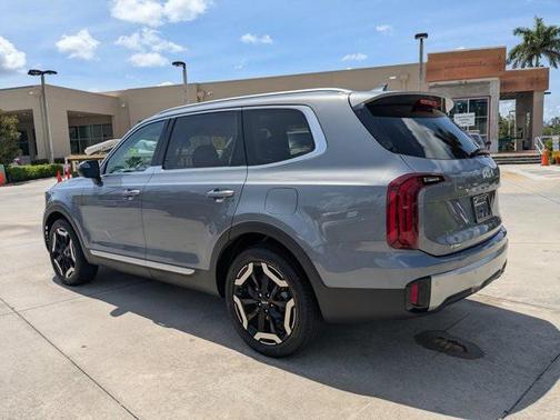 2023 Kia Telluride S