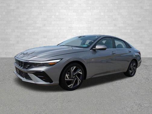 2025 Hyundai ELANTRA SEL