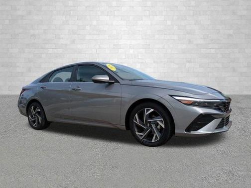 2025 Hyundai ELANTRA SEL