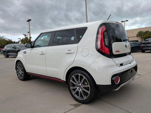 Clear White 2017 Kia Soul !