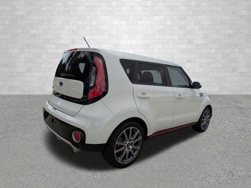 Clear White 2017 Kia Soul !