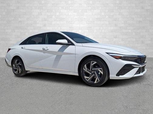 2025 Hyundai ELANTRA SEL