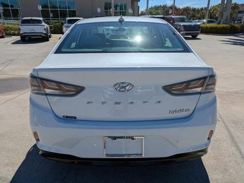 2019 Hyundai SONATA Hybrid SE