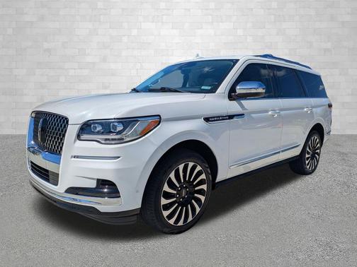 Pristine White Metallic Tri-Coat 2023 Lincoln Navigator Black Label