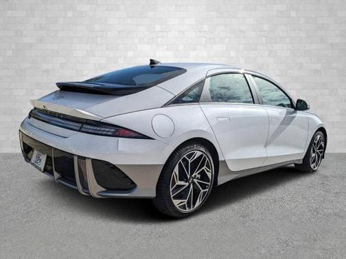 2025 Hyundai IONIQ 6 SEL