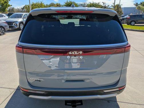 2024 Kia Carnival EX