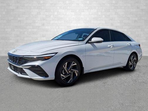 2025 Hyundai ELANTRA SEL