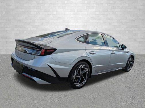 Aero Silver 2026 Hyundai SONATA SEL