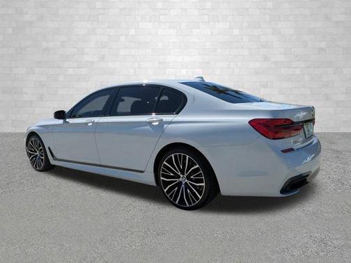 2019 BMW 740 740i