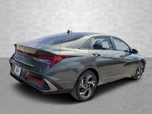 2025 Hyundai ELANTRA SEL