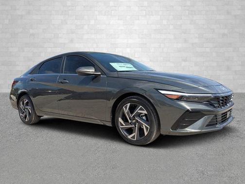 2025 Hyundai ELANTRA SEL