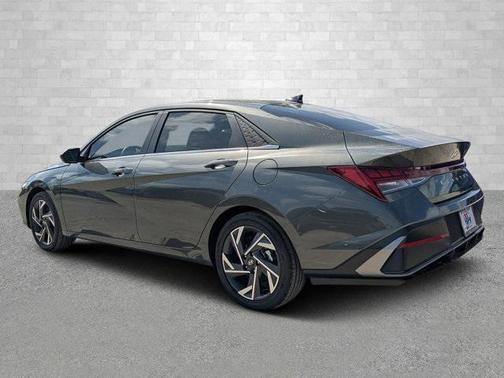 2025 Hyundai ELANTRA SEL